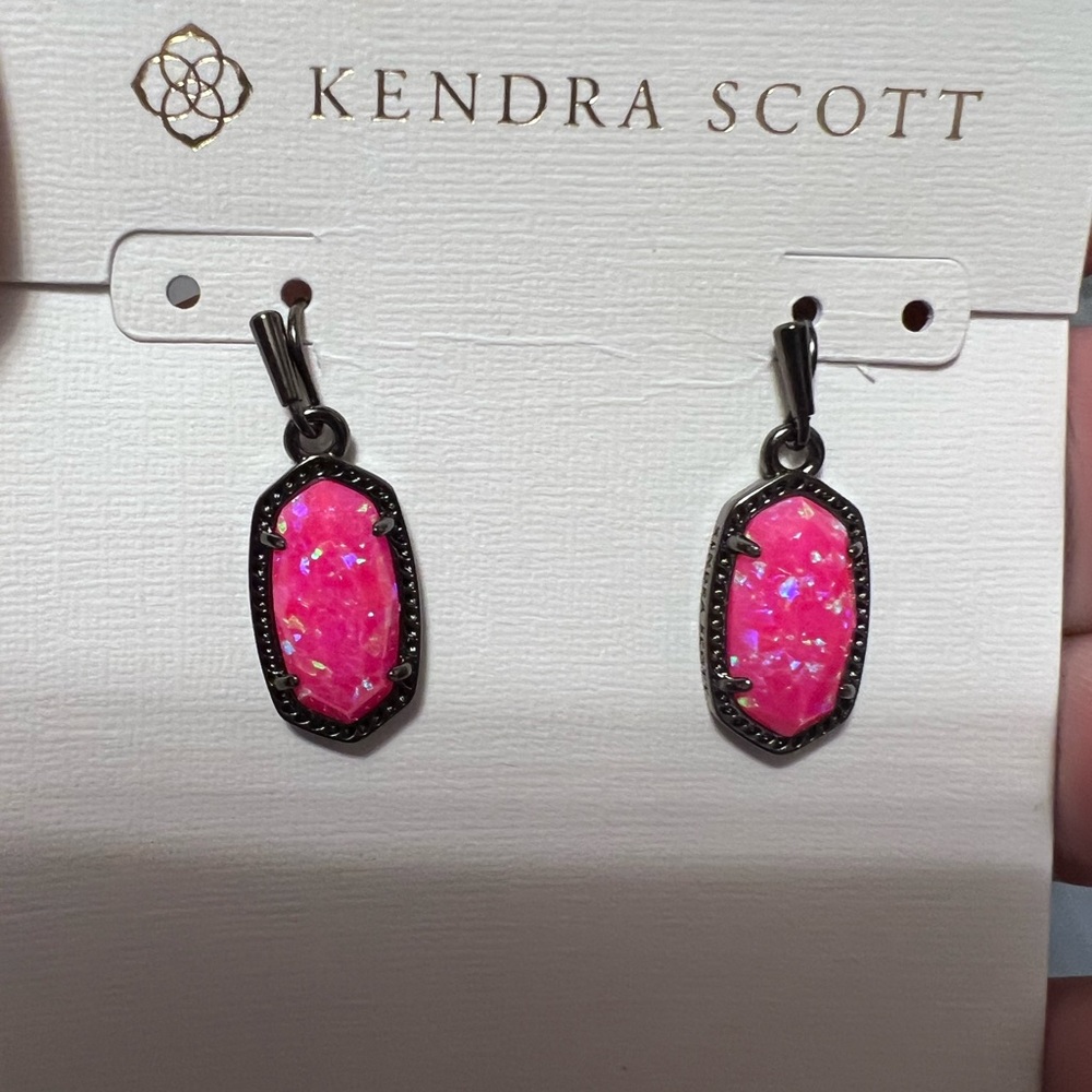 **SOLD** NWT Pink opal Lee earrings.